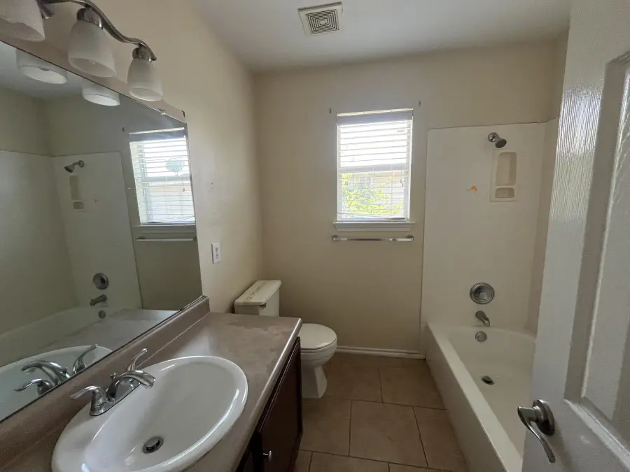 12708 La Paz Ln, Del Valle, TX 78617 - #3