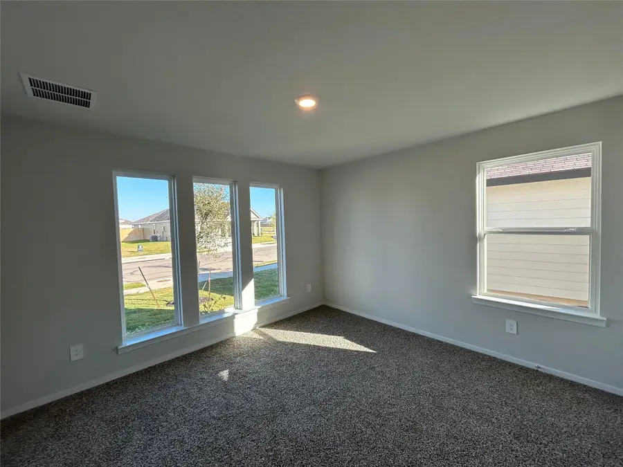 313 Doss Dr, Rockdale, TX 76567 - Image #3