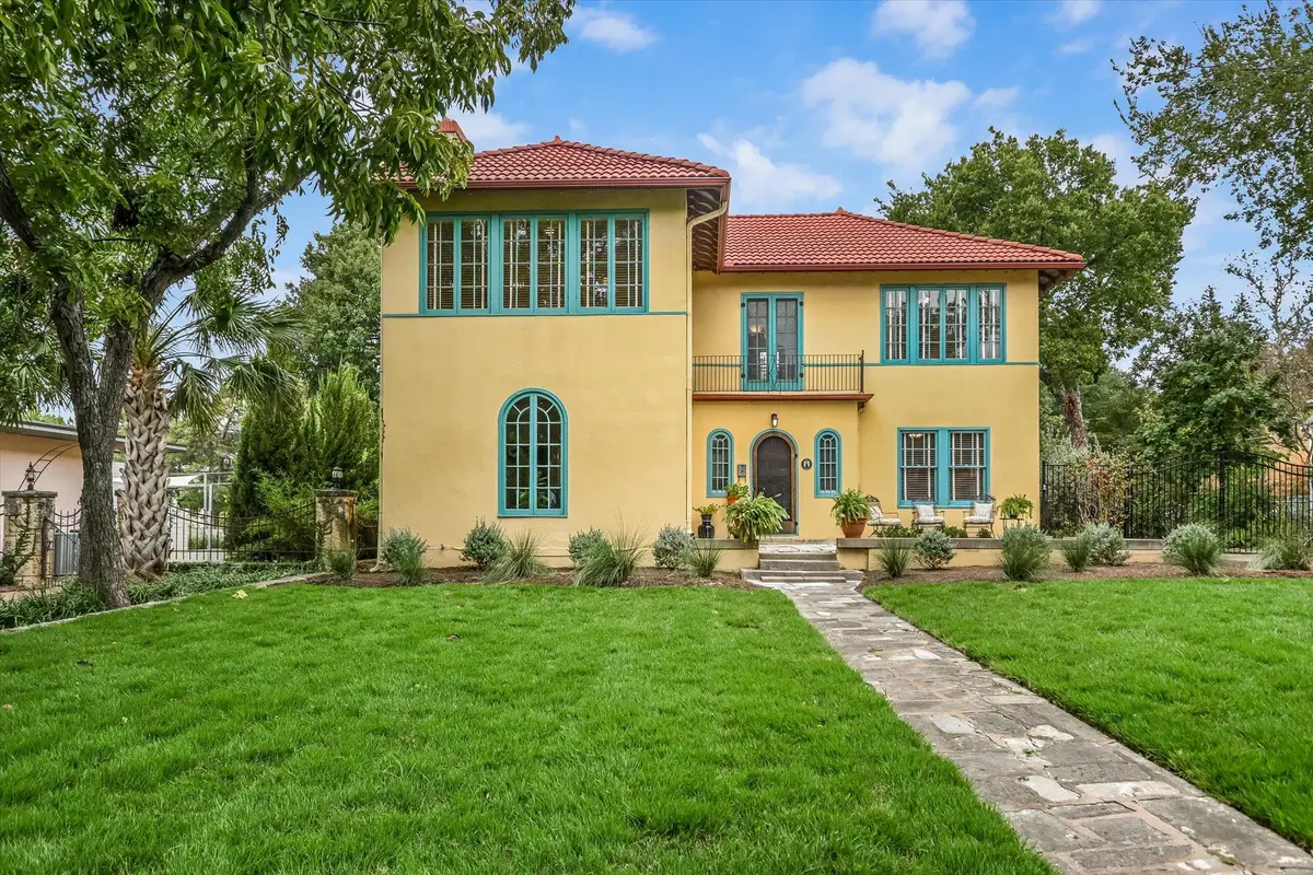 106 W 32nd St, Austin, TX 78705 - #1