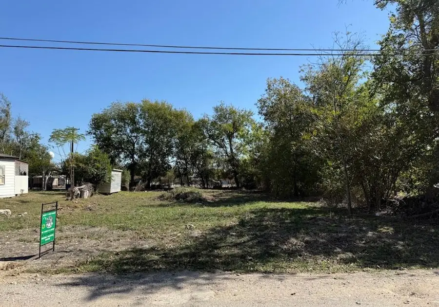 502 S Alamo St, Bartlett, TX 76511 - Image #3