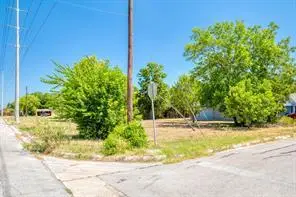 1001 Fifth St, Lockhart, TX 78644 - #2