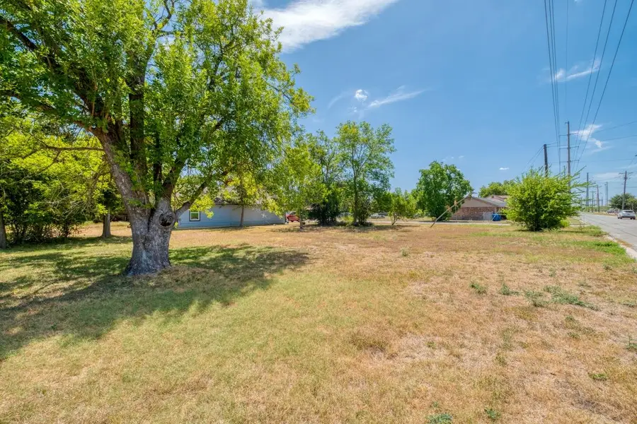 1001 Fifth St, Lockhart, TX 78644 - #3