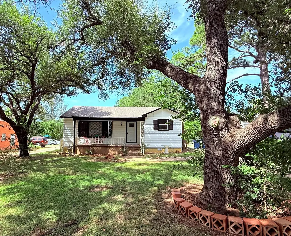1133 N Avenue C, Elgin, TX 78621 - #1