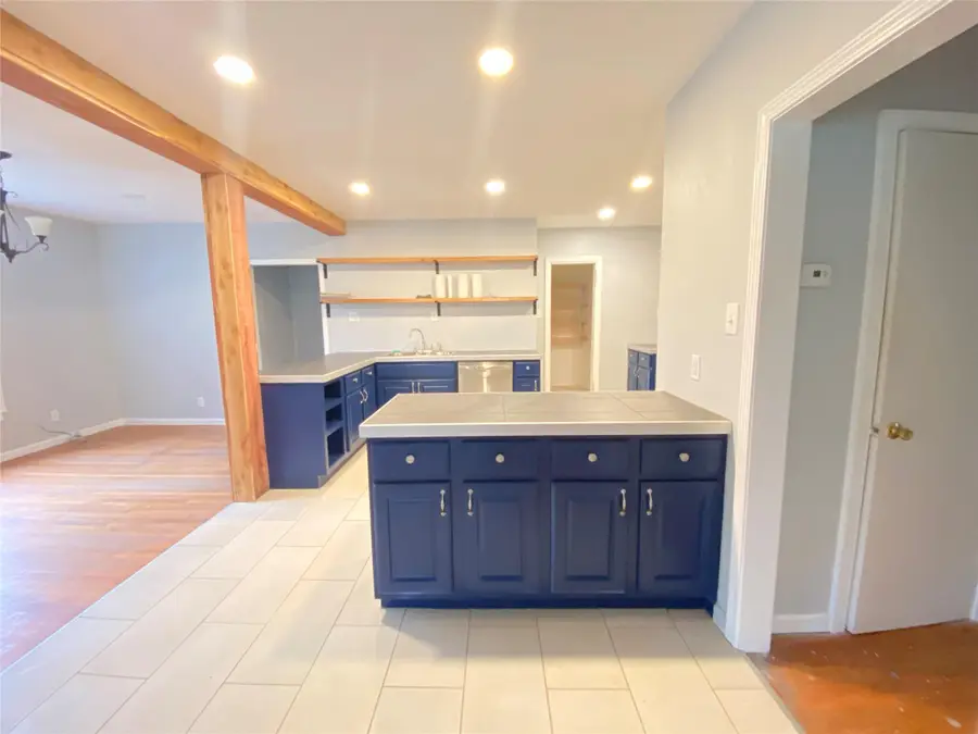 1133 N Avenue C, Elgin, TX 78621 - #3