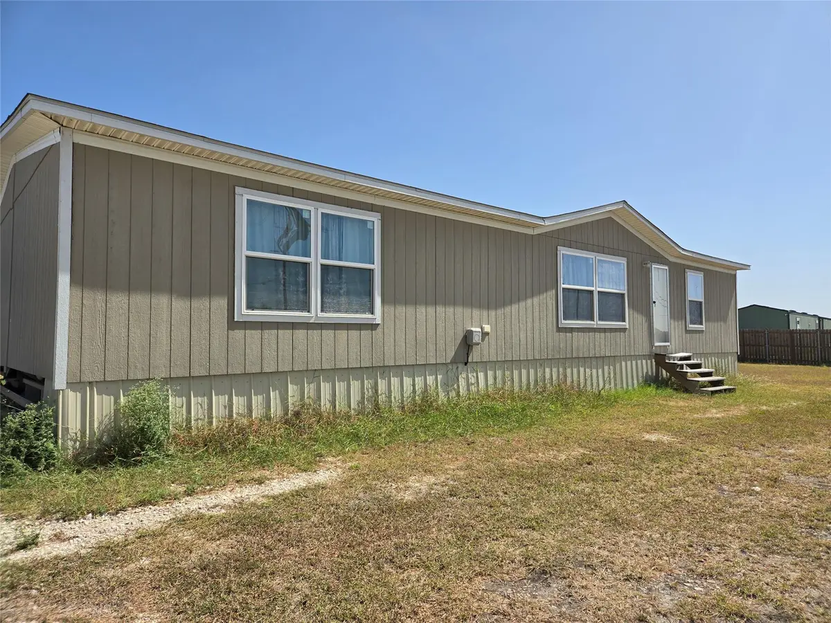 166 Brown Pelican Dr, Del Valle, TX 78617 - #1