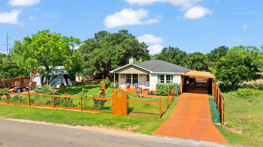808 Pecan Ln, Cottonwood Shores, TX 78657 - #2