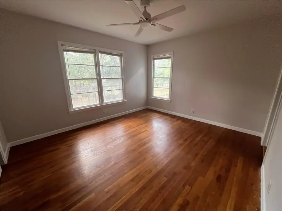 134 E Hillcrest Dr, San Marcos, TX 78666 - #3