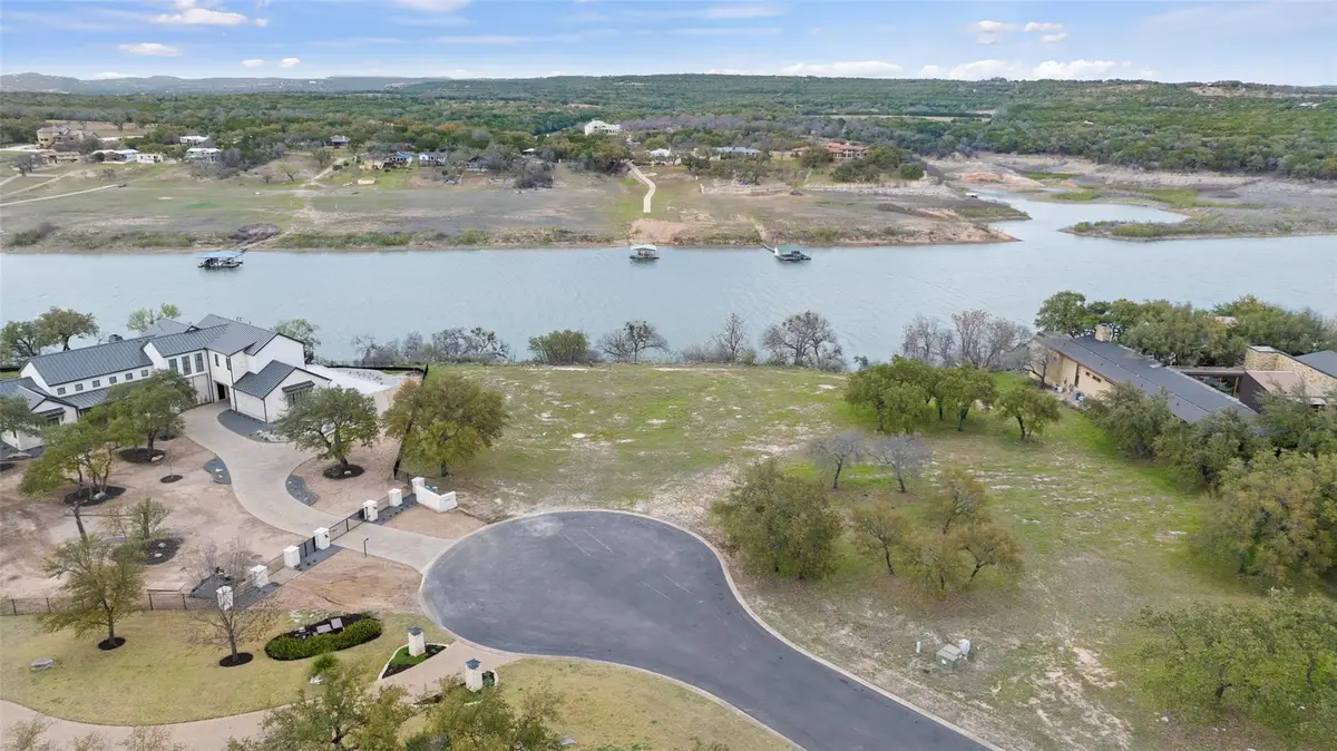 25208 Chernosky Point Cv, Spicewood, TX 78669 - #1