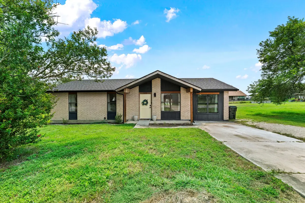 308 River Hills Dr, San Marcos, TX 78666 - #1