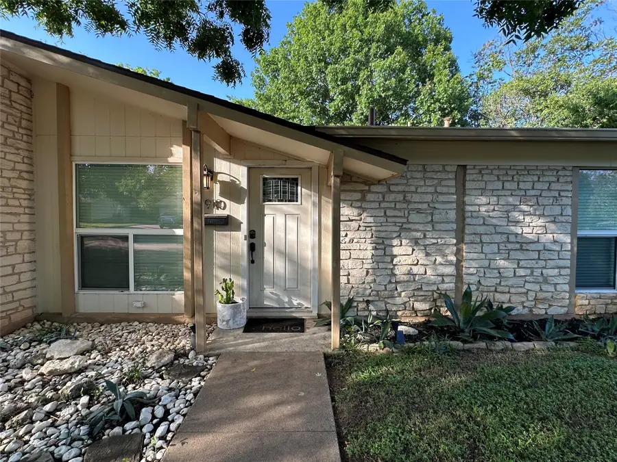 910 Emerald Wood Dr, Austin, TX 78745 - Image #2