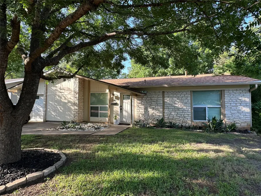 910 Emerald Wood Dr, Austin, TX 78745 - Image #3