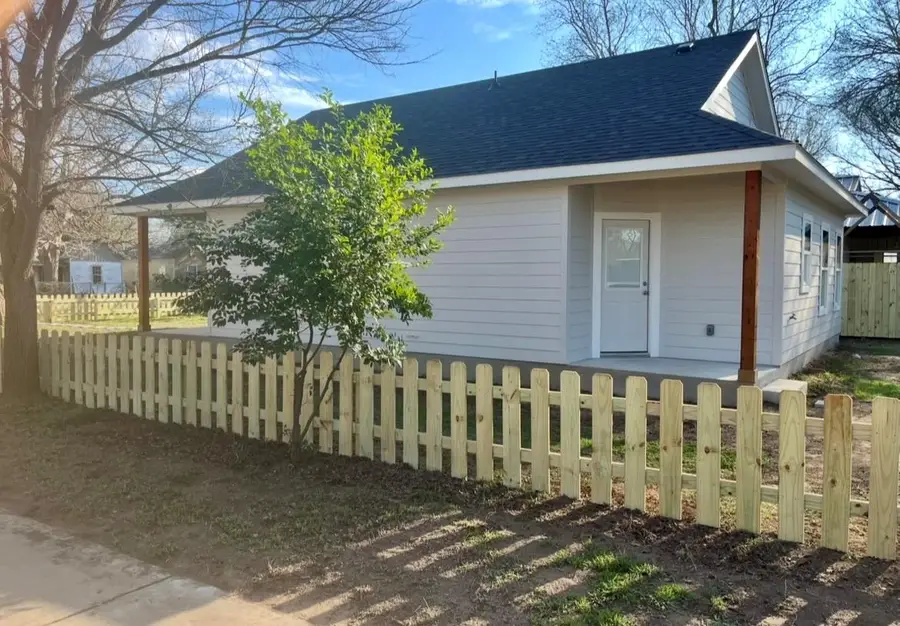 400 Washington St, Smithville, TX 78957 - Image #2