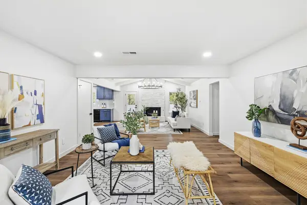 9801 Oak Hollow Dr, Austin, TX 78758