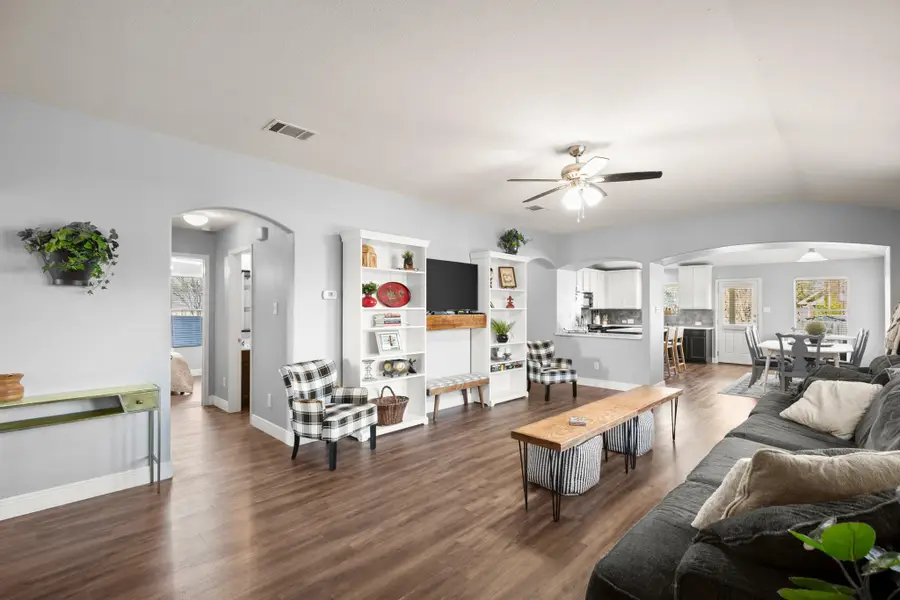 505 Aqua Bell Cv, Leander, TX 78641 - Image #2