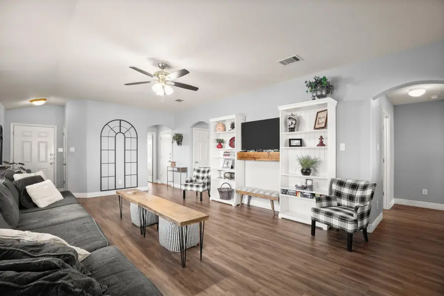 505 Aqua Bell Cv, Leander, TX 78641 - Image #3