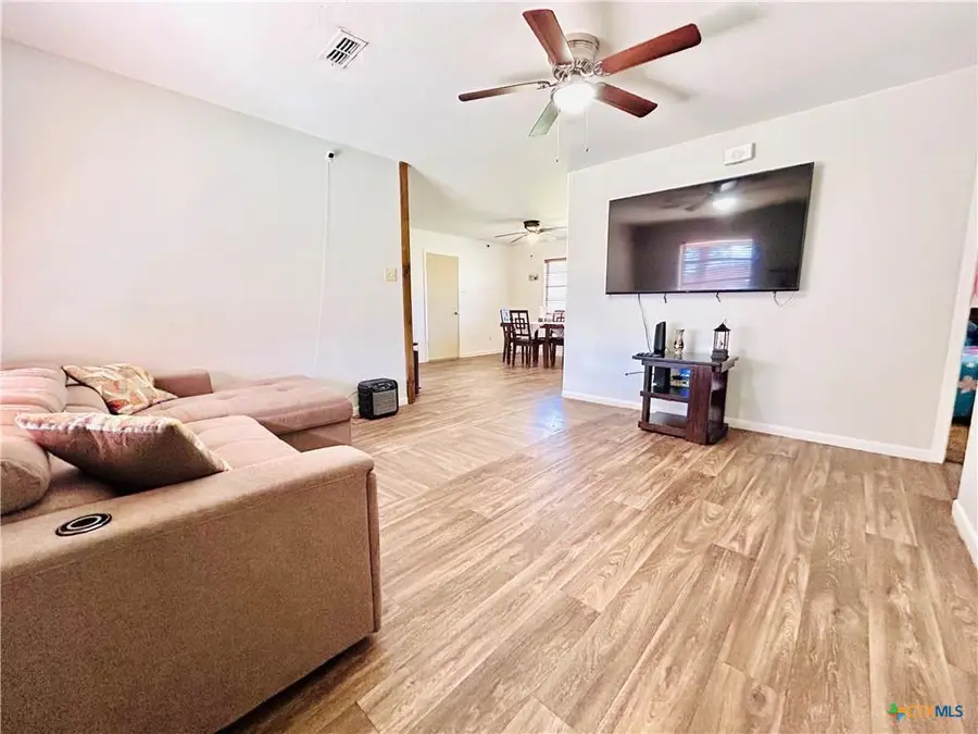 305 Carothers St, Copperas Cove, TX 76522 - #3