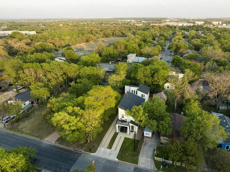 913 Valdez St, Austin, TX 78741 - #2