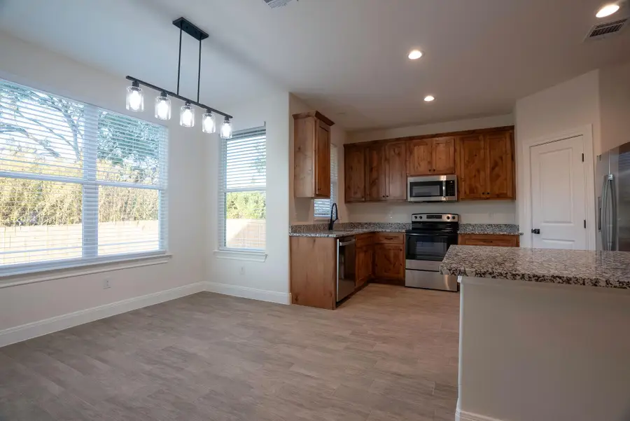 129 Callie St, Smithville, TX 78957 - Image #2