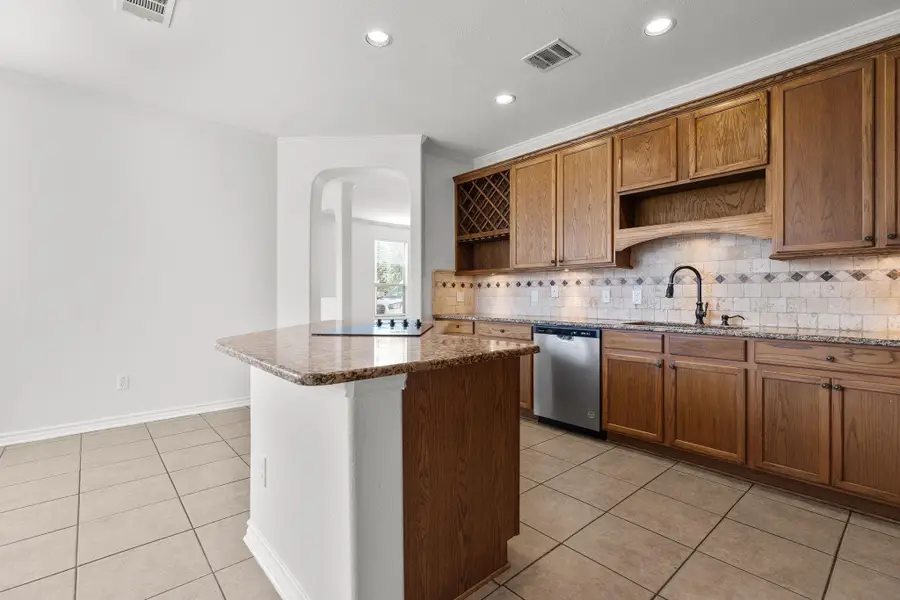 1635 Bayland St, Round Rock, TX 78664 - #2