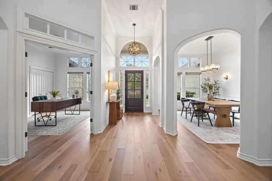 10502 Grand Oak Dr, Austin, TX 78750 - Image #2