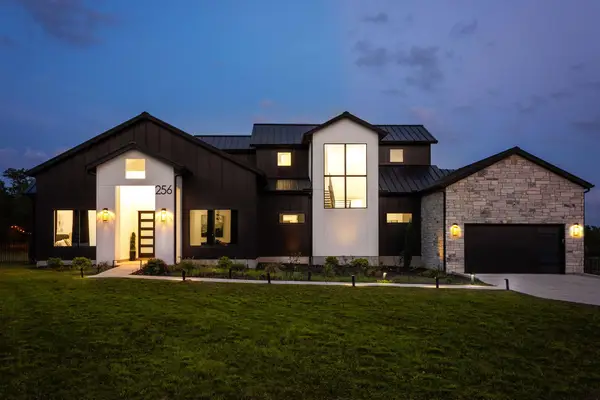 256 Charro Vista Dr, Driftwood, TX 78619