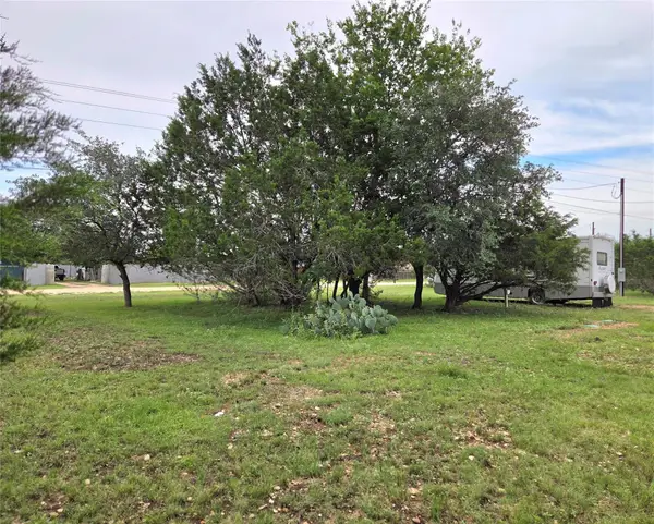 360 Paloma Dr, Bandera, TX 78003