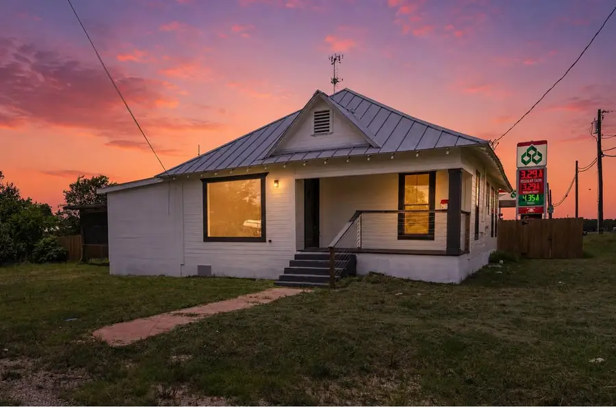 100 W Caskey St, Florence, TX 76527 - #2