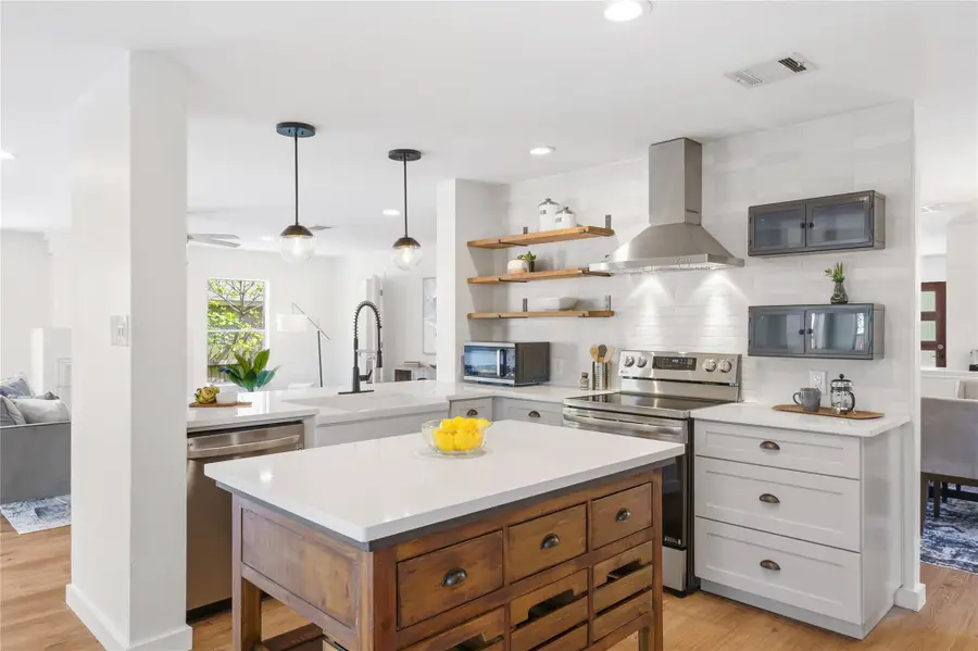 8540 Copano Dr, Austin, TX 78749 - #2