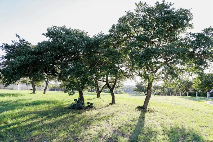 2918 Cliff Pt, Spicewood, TX 78669 - Image #2