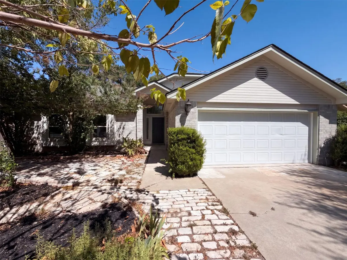 605 Hawthorne Ln, Round Rock, TX 78664 - #1
