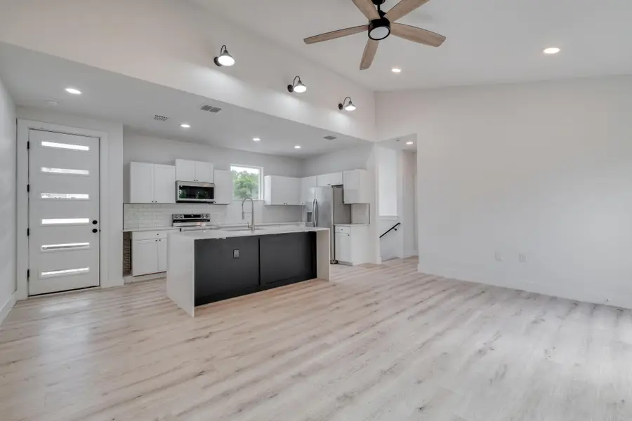 5211 Rob Scott St, Austin, TX 78721 - #3