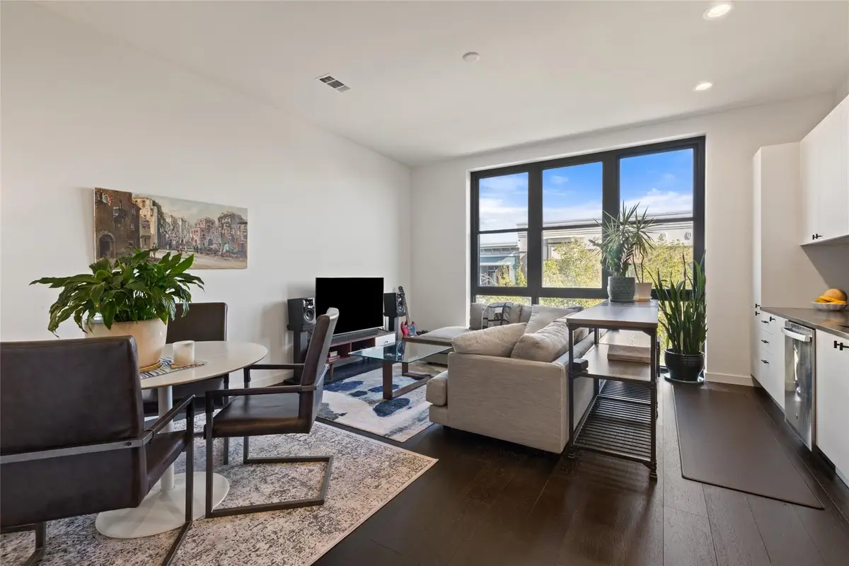 800 Embassy Dr #314, Austin, TX 78702 - #1