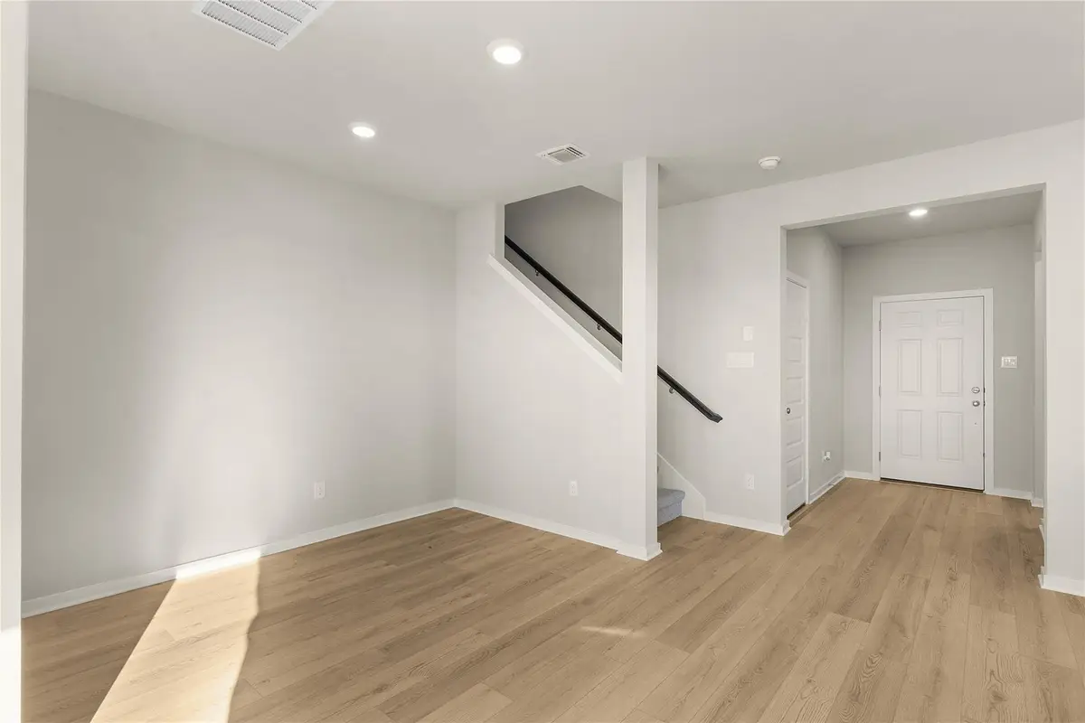 25628 Wheat Seed Ln, Elgin, TX 78621 - #1