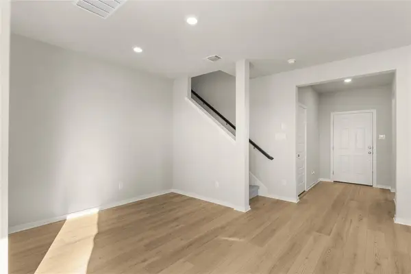 25628 Wheat Seed Ln, Elgin, TX 78621