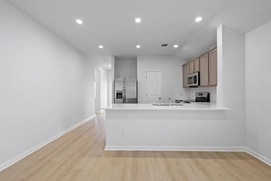 141 Hatari Trl, Jarrell, TX 76537 - Image #3