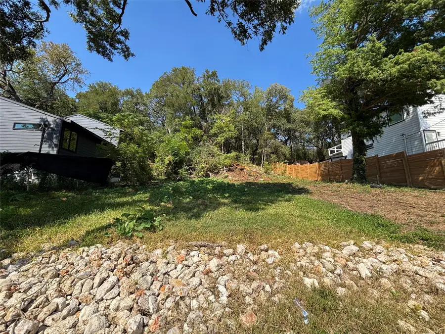 3600 Oak Springs Dr, Austin, TX 78721 - Image #3