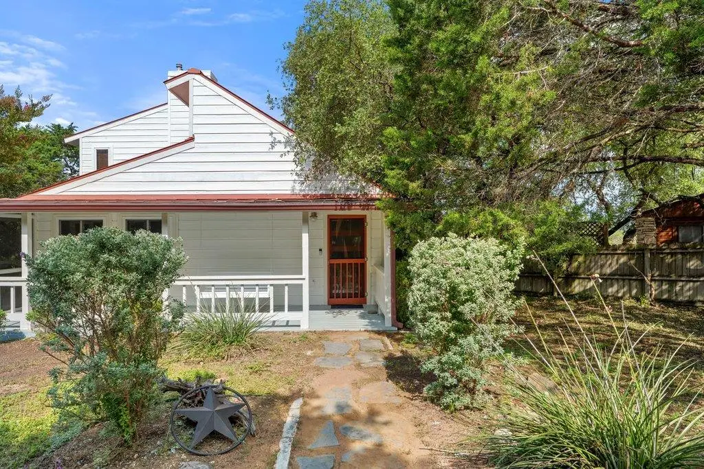 131 Belle Dr, Wimberley, TX 78676 - #1