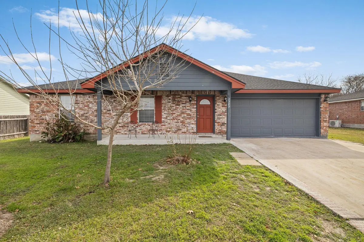 1309 Mallard Ln, Taylor, TX 76574 - Image #1