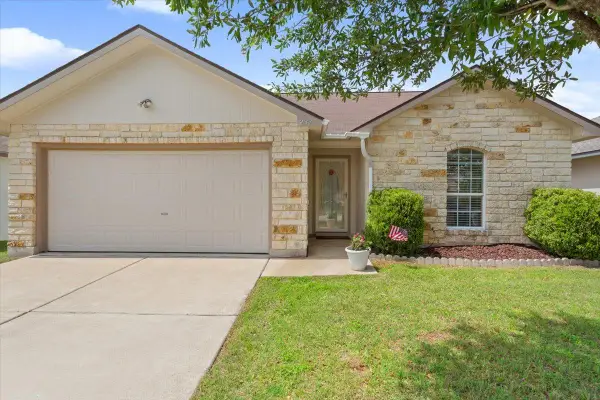 237 Moonstone Dr, Jarrell, TX 76537