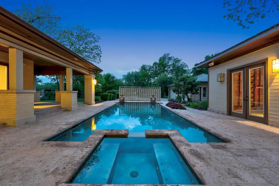 1242 S Austin Ave, Georgetown, TX 78626 - #2