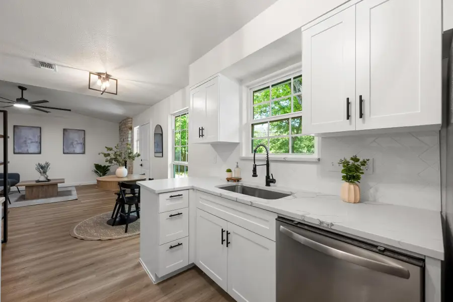 7002 Teaberry Dr, Austin, TX 78745 - Image #2