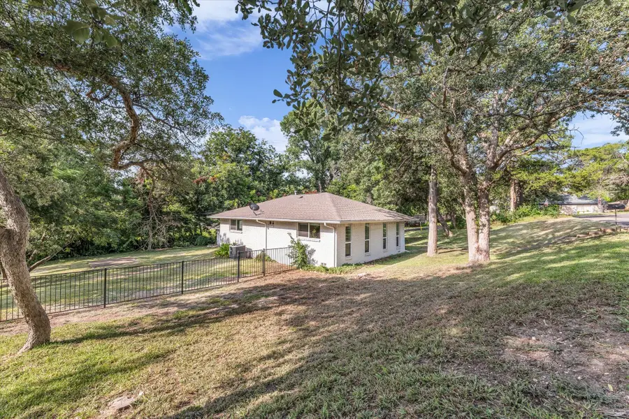 9730 Timberview Dr, Woodway, TX 76712 - #2