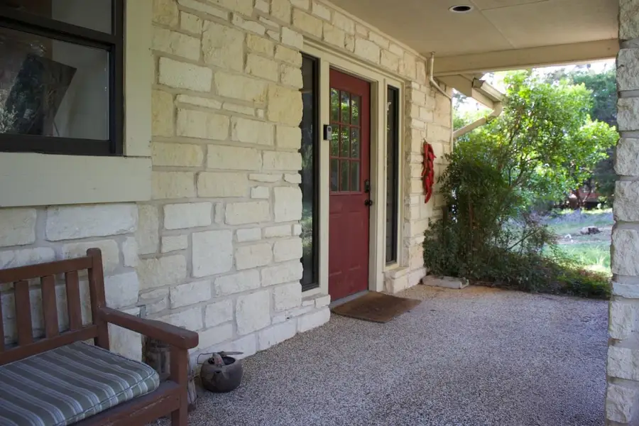 555 Hillsedge Rd, Wimberley, TX 78676 - #2