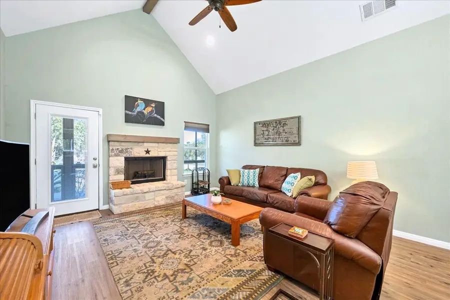 10500 W Lakeview Dr, Jonestown, TX 78645 - #2