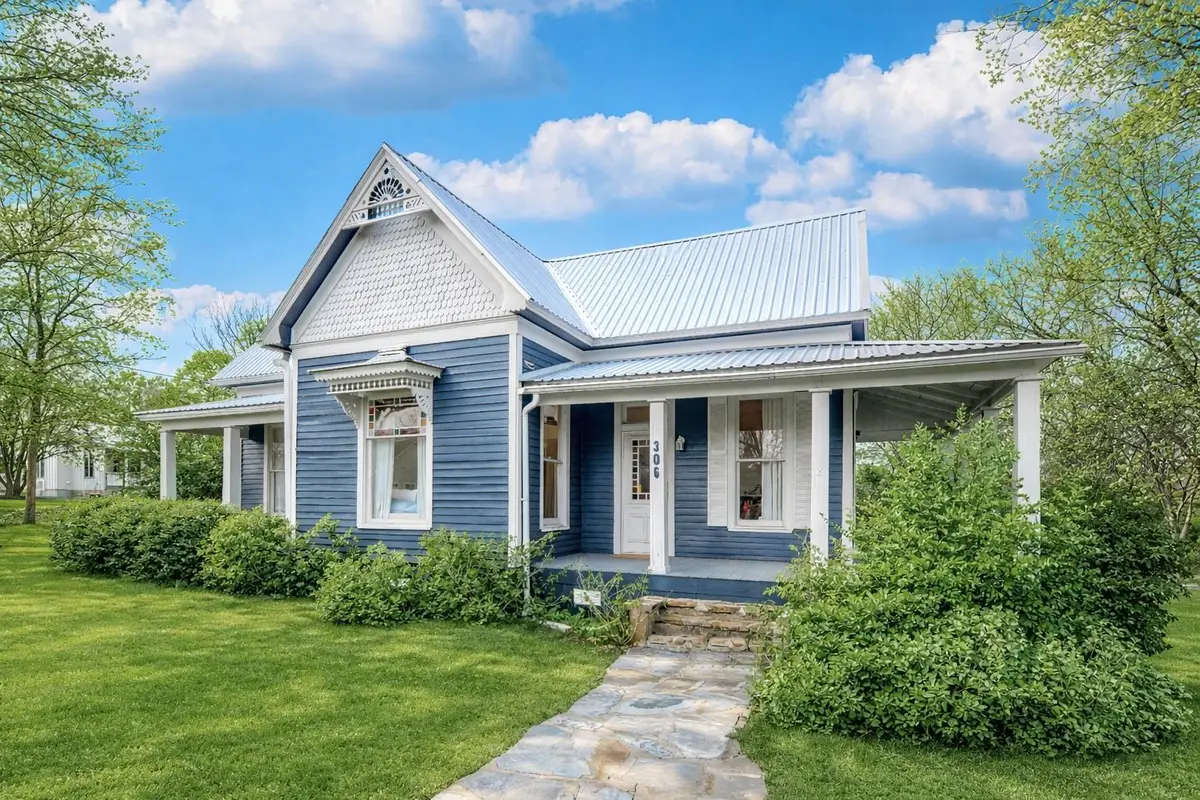 306 5th Ave, Smithville, TX 78957 - Image #1