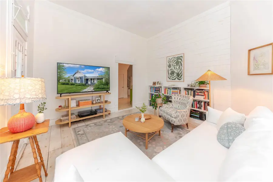 306 5th Ave, Smithville, TX 78957 - Image #2