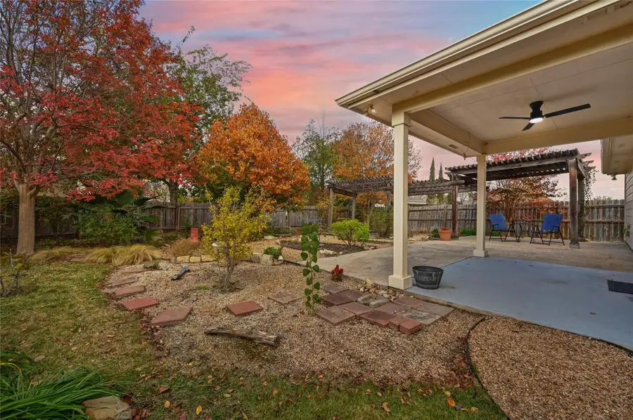 7620 Cayenne Ln, Austin, TX 78741 - Image #2