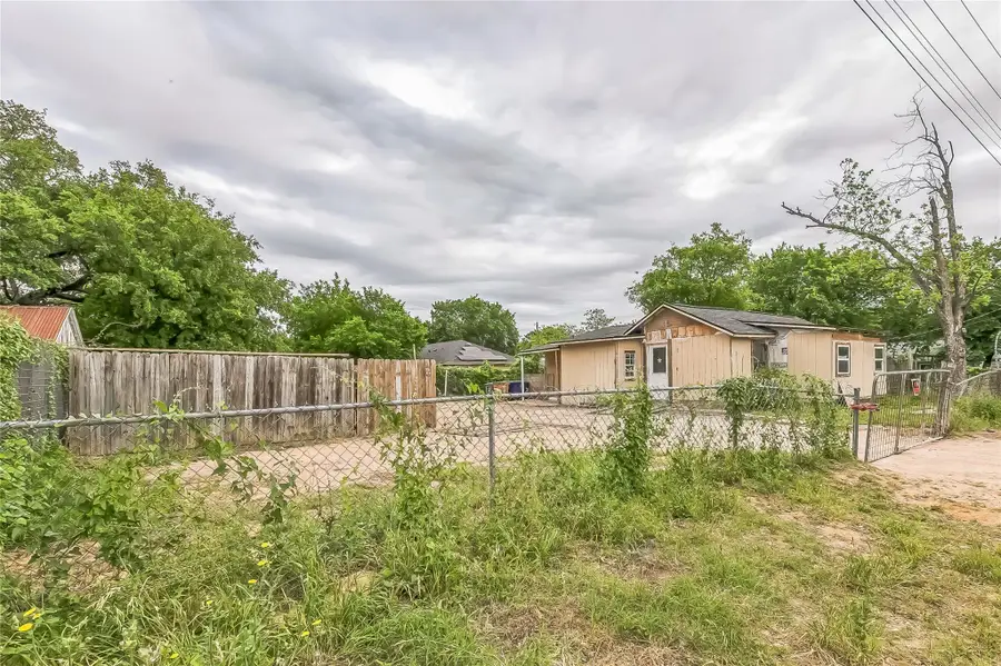 6206 Ponca St, Austin, TX 78741 - Image #3