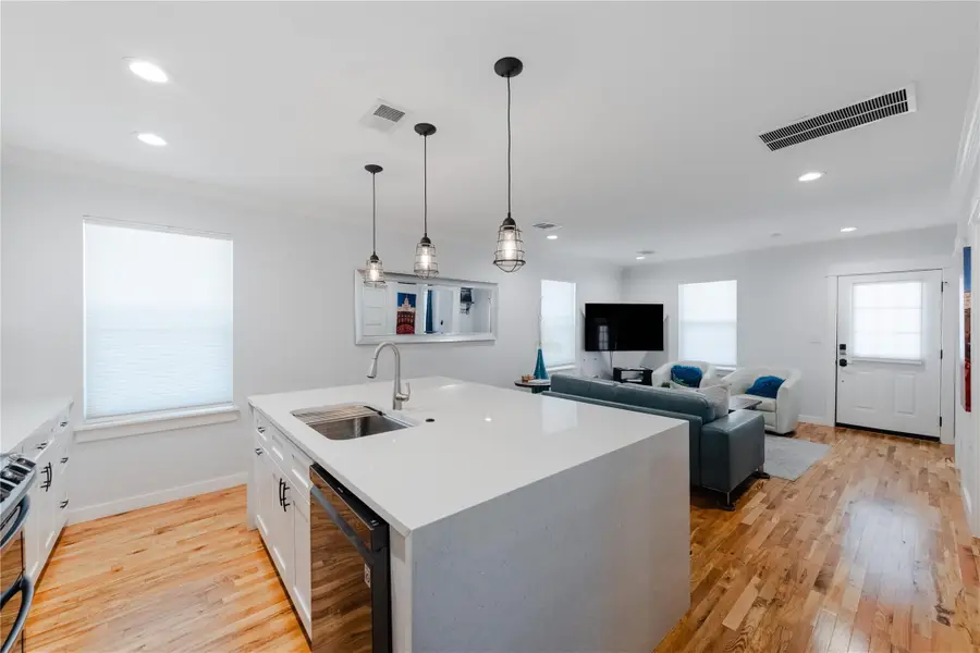 2214 Garden St #1, Austin, TX 78702 - #3