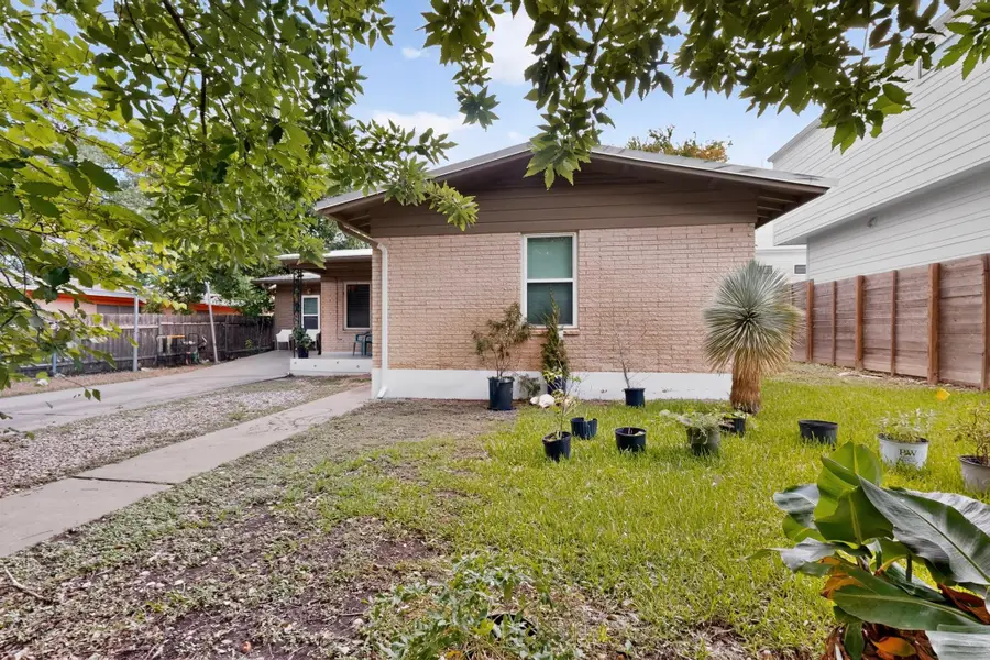 108 W Croslin St #A & B, Austin, TX 78752 - #3